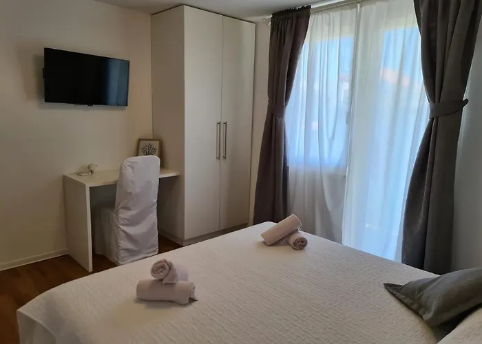 Juric Brodarica (Sibenik-Knin)